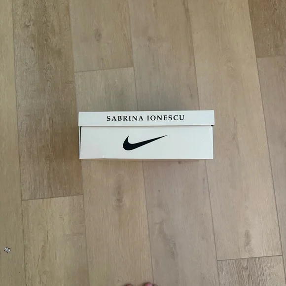 Nike Sabrina 1 EP 'Brooklyn's Finest' with Box Size: Men’s 11.5 - Picture 7 of 8